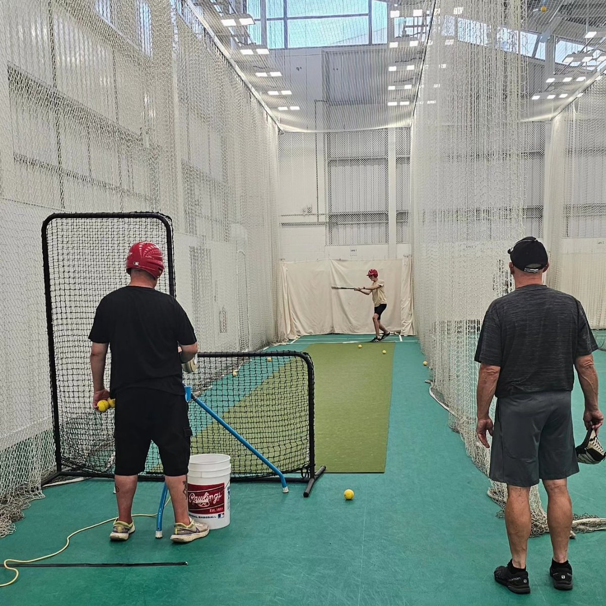 ExeterSpitfires's tweet image. This evening we were delighted to welcome the Exeter Round Table to an introduction to baseball session at the @uniofexeter Cricket centre. They were introduced to the basics of batting and pitching. #baseballuk #roundtable