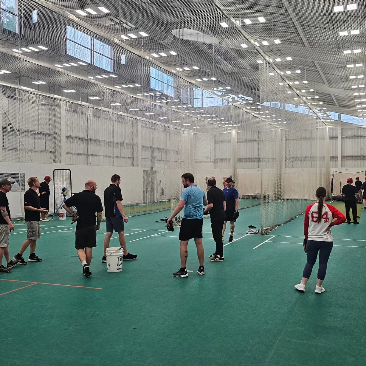 ExeterSpitfires's tweet image. This evening we were delighted to welcome the Exeter Round Table to an introduction to baseball session at the @uniofexeter Cricket centre. They were introduced to the basics of batting and pitching. #baseballuk #roundtable
