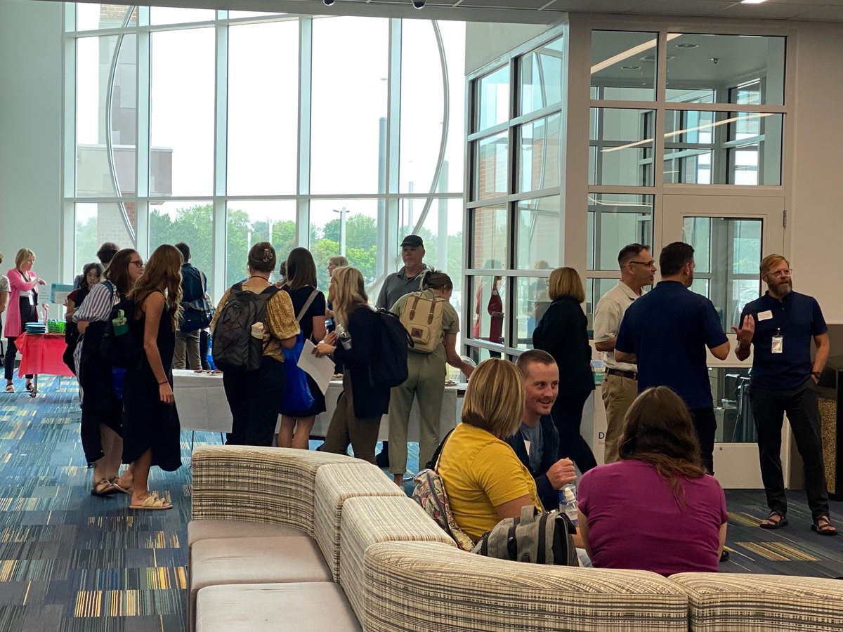 DISTRICT 196-ʀᴏsᴇᴍᴏᴜɴᴛ-ᴀᴘᴘʟᴇ ᴠᴀʟʟᴇʏ-ᴇᴀɢᴀɴ sᴄʜᴏᴏʟs tweet media