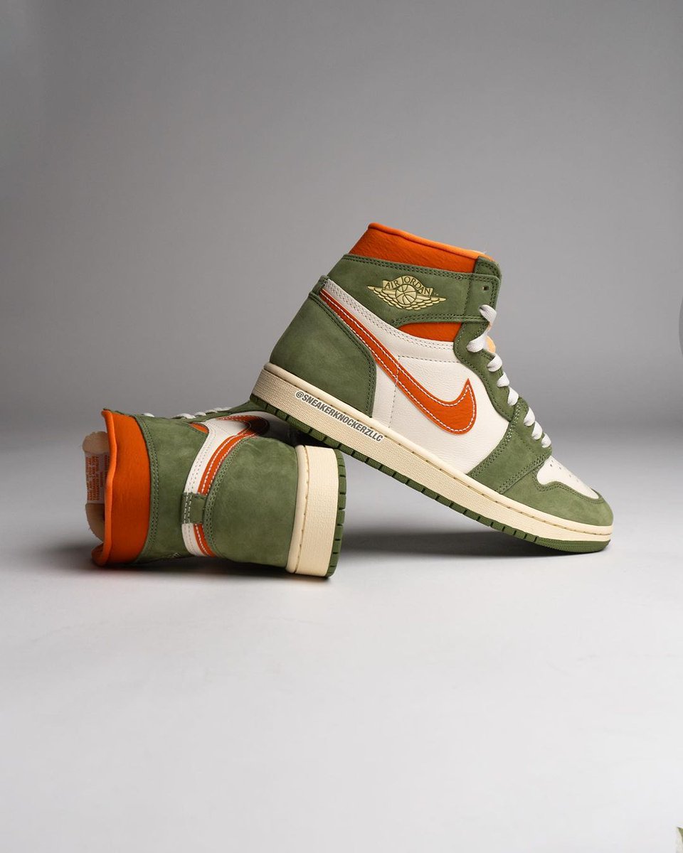 JustFreshKicks's tweet photo. New photos of the Air Jordan 1 Retro High OG "Celadon" 🍊🌳 https://t.co/HkltLgriXF https://t.co/NEkq6conG8