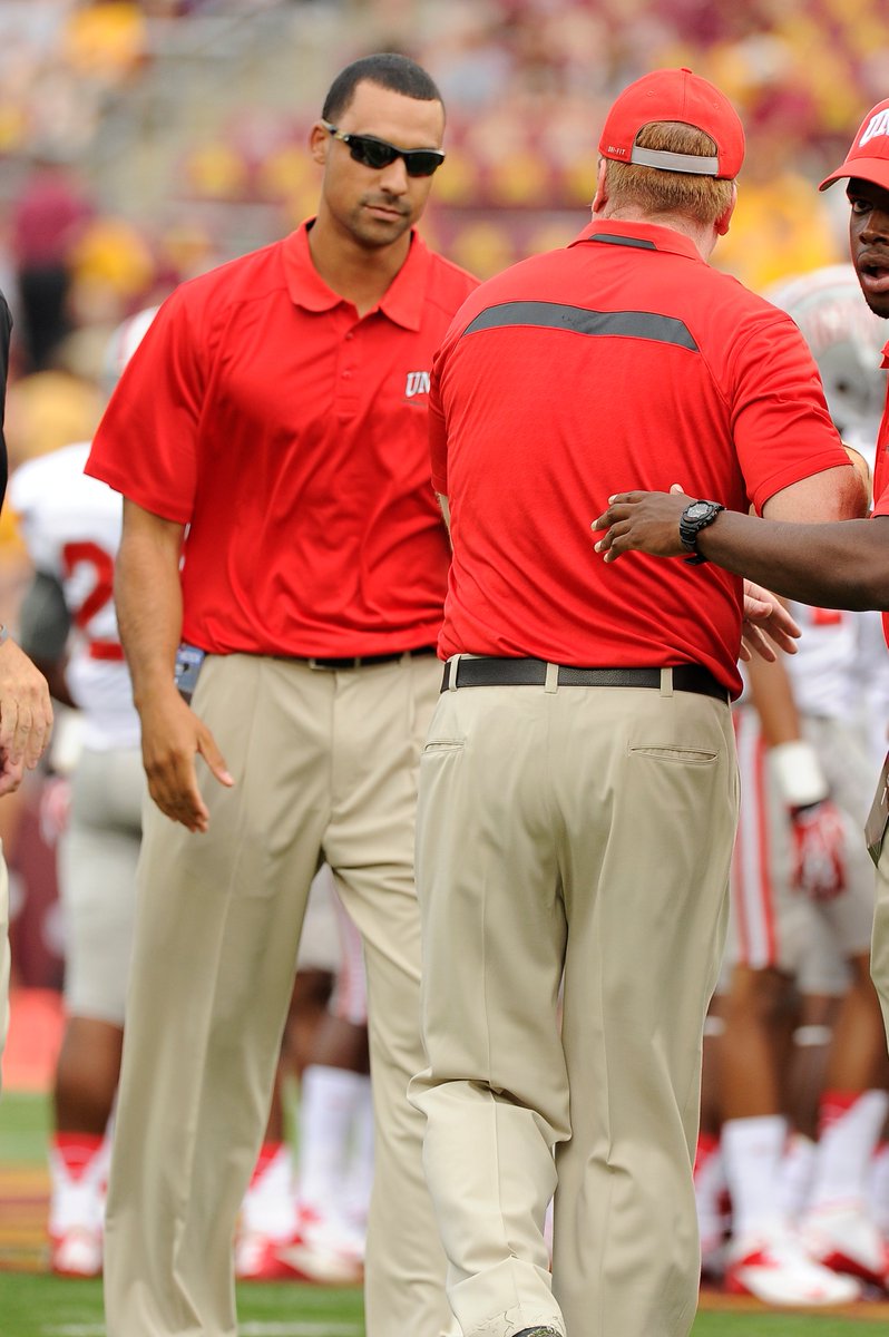 UNLVFBSID's tweet photo. Looking for a @unlvfootball connection to this year's HBO's Hard Knocks? @nyjets RB coach Taylor Embree was a GA coach for the Rebels a decade ago.
#BEaREBEL https://t.co/p99QCa6m32