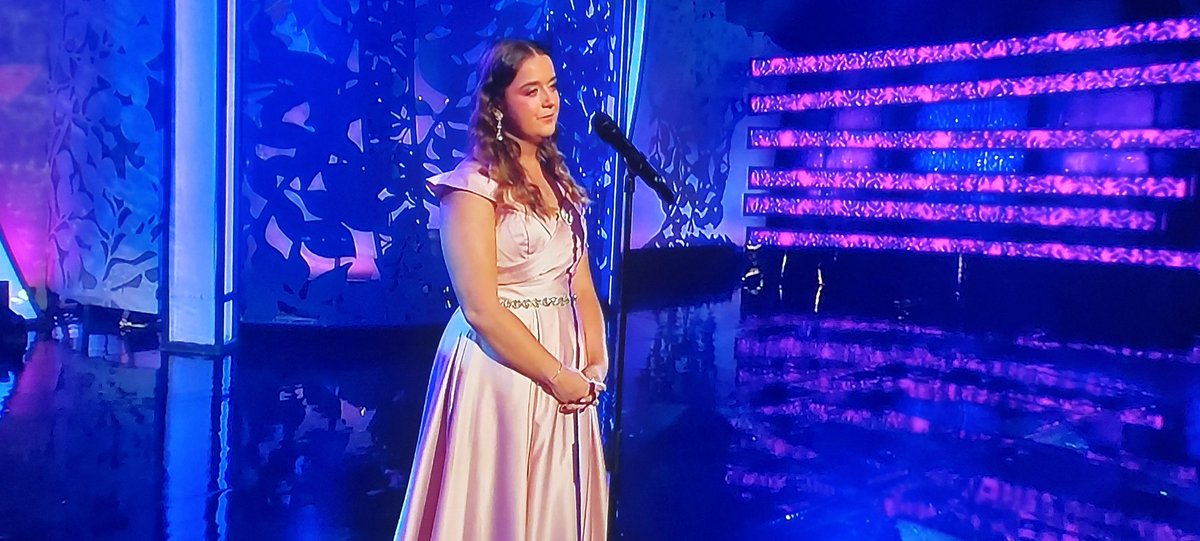lauraannecleary's tweet photo. Well done Brónagh, doing Killegney and Wexford proud 👏 🌹 @RoseofTralee_ @RTEOn https://t.co/Y0ZO67RSzW