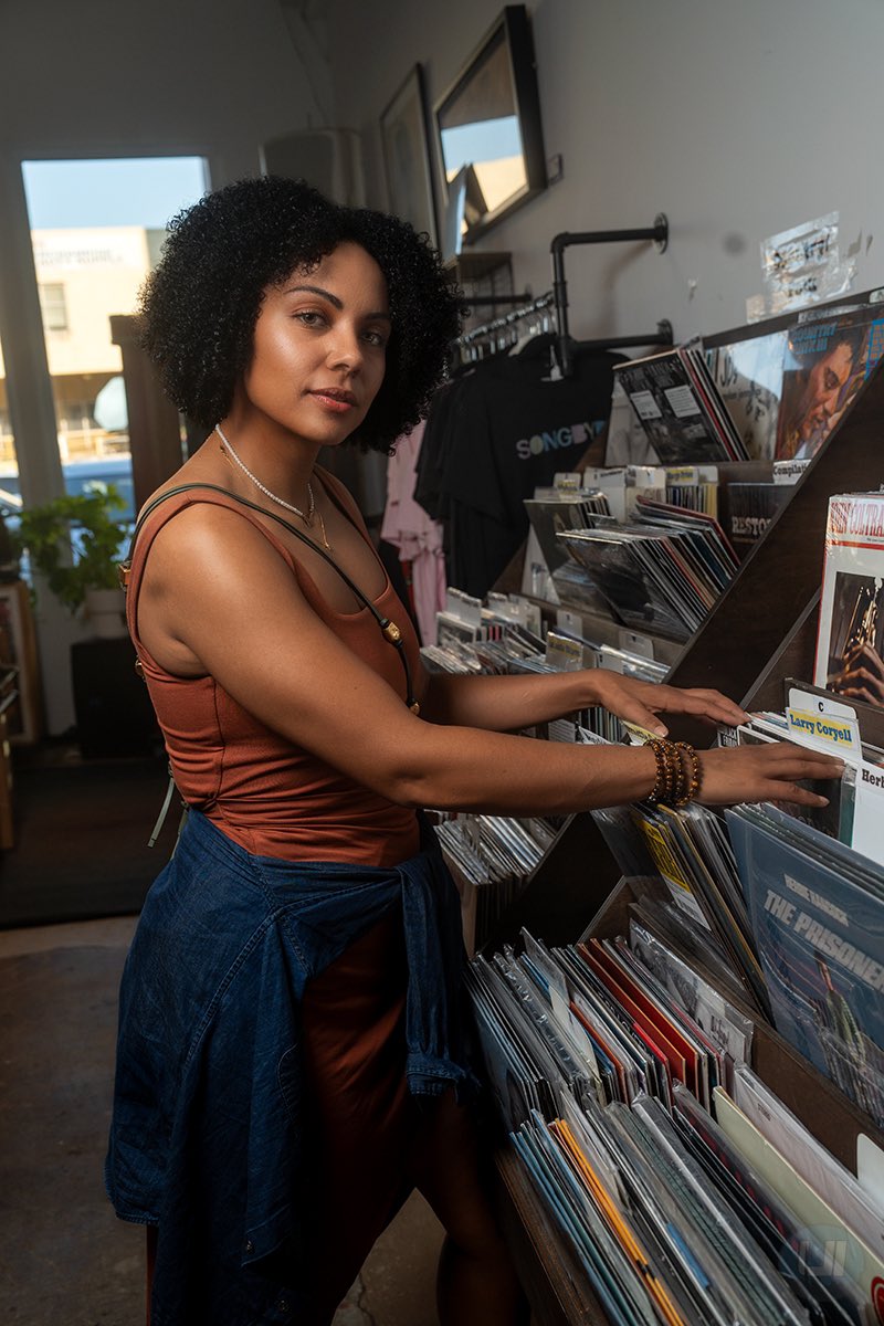 ShotByRyanDee's tweet photo. When you’re in @byrdlandrecords with your gear and see a beautiful woman that is nice enough to model for a couple shots. Check them out if you’re ever in the Union Market area.

Her IG: @ kianay_marie

#PortraitMeet #RecordStore #DMVphotographer https://t.co/hB0Hg8k7gB