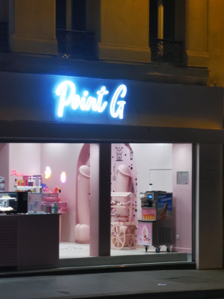 MMertxemm's tweet photo. Per qui no l'hagi trobat, està aquí...
#pointG
#dolçossomnisdebonanit 🌠 https://t.co/KrL99k9OWz