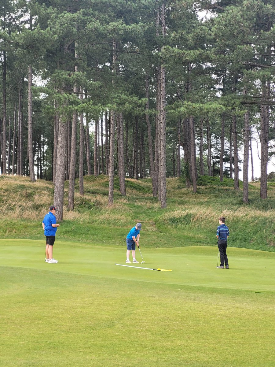becj2318's tweet photo. Wow. What a Fantastic day at @Hillside_GC in the @NJuniorGolfTour Amazing course. Sammy super happy to win Best Nett U12's @OllGolf23 @adamscott0510 https://t.co/eu9bWaI8Gk