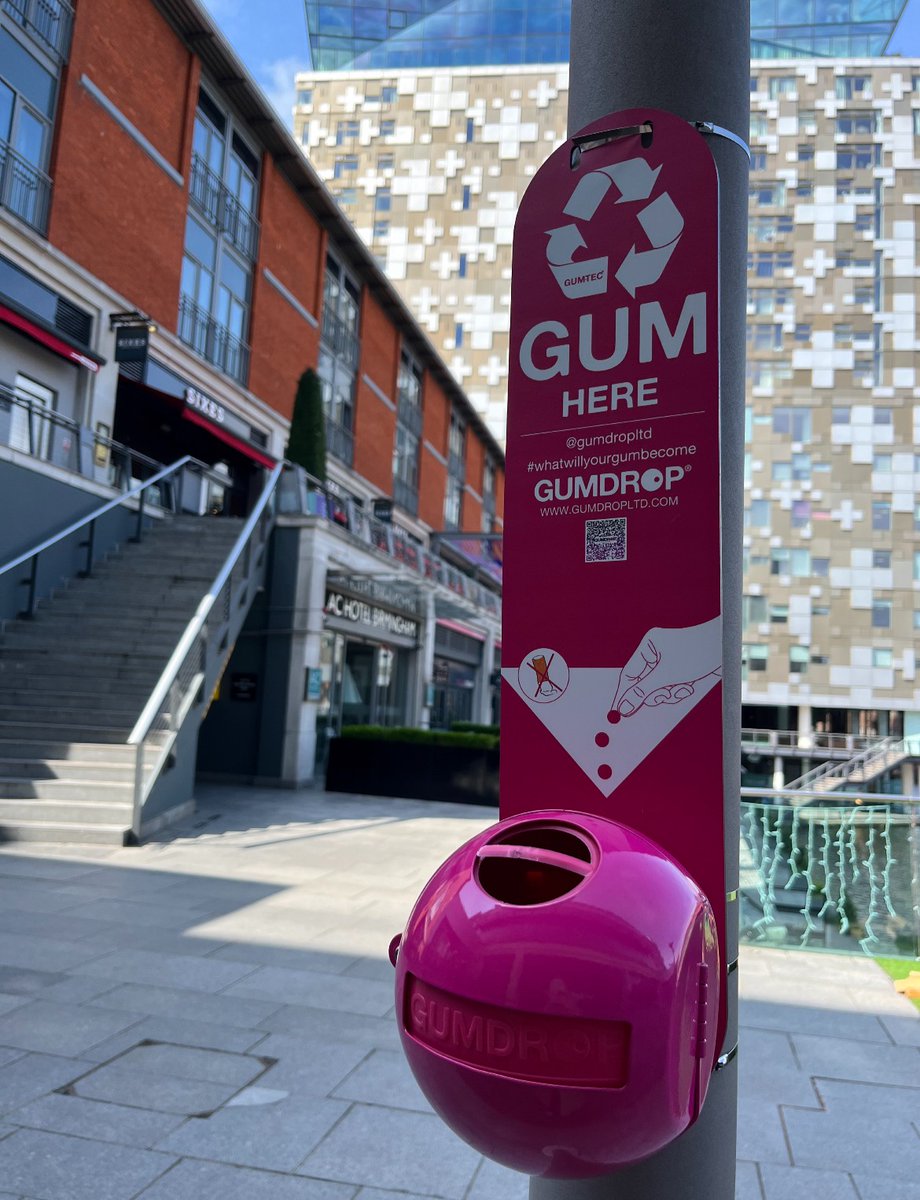 How many pieces of #waste #gum do you think it takes to make a #GumdropBin? 63 pieces! @GUMDROPLTD recycles the gum collected back into more bins & other recycled products across the UK. Give your gum a second life and drop your gum in our Gumdrop bin! #MailboxLife #Birmingham