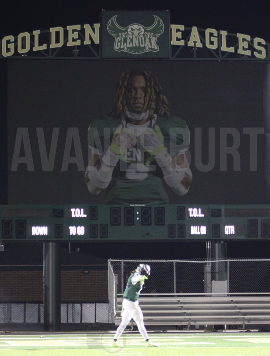 Vantae330's tweet photo. WEEK 1 😤😤 @coach_garciaGO @GOEagleFootball @LishaG191 @OhioPrepsRivals @PrepRedzone @NEOZoneHS @nxtgencertified @OhioNEBigSchool @OHSFBMedia @AllenTrieu @StarkCounty_OH @StarkMediaTeam https://t.co/HcVAzYc1Ns