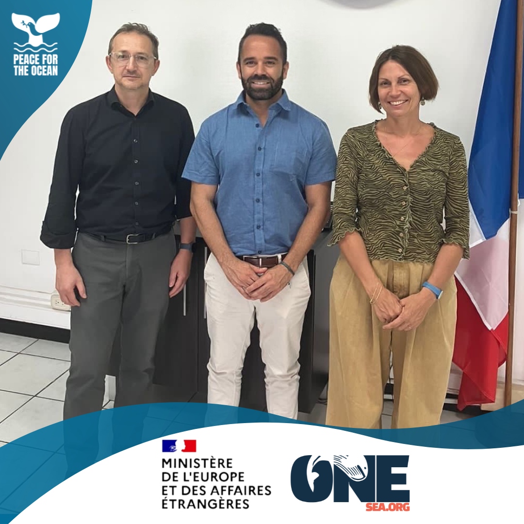 OneSeaOrg's tweet photo. OneSea firma acuerdo con el Ministerio de Europa y Asuntos Exteriores de Francia. Empoderaremos a los jóvenes para llevar el mensaje de #PazParaElOcéano a comunidades en Costa Rica, Francia y el mundo, en la Conferencia de los Océanos. Juntos por un futuro marino sostenible. https://t.co/RtBXpHoTHt