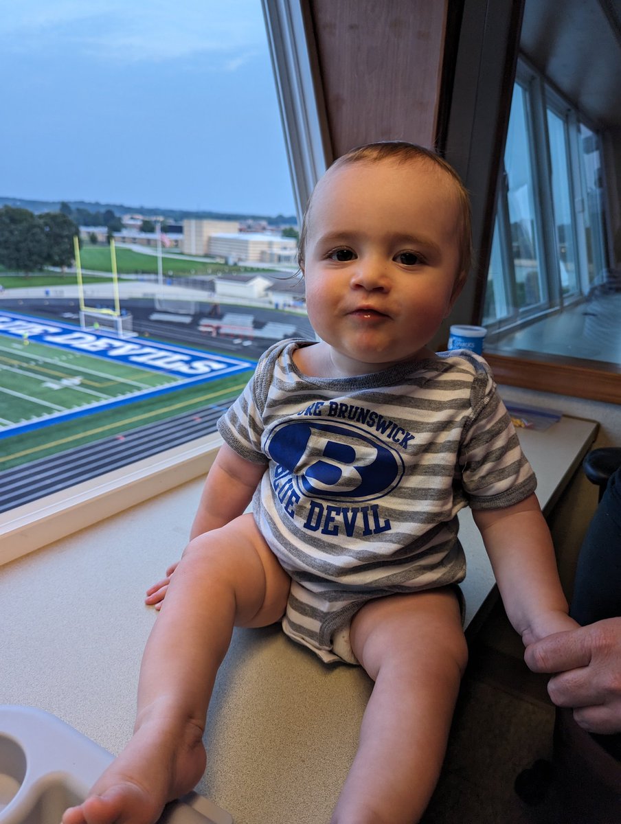 paulzahn's tweet photo. Thanks to Owen for being my spotter for tonight's match @BHSGoBigBlue #futurebluedevil https://t.co/EAhFH2NcIt