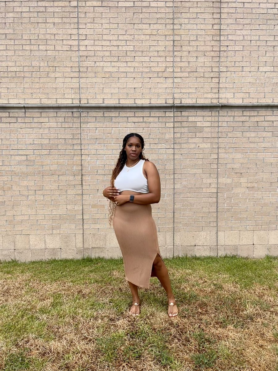 alyssadariah's tweet image. I ain’t a painter, but you get the picture

#lastfirstday
#senioryear