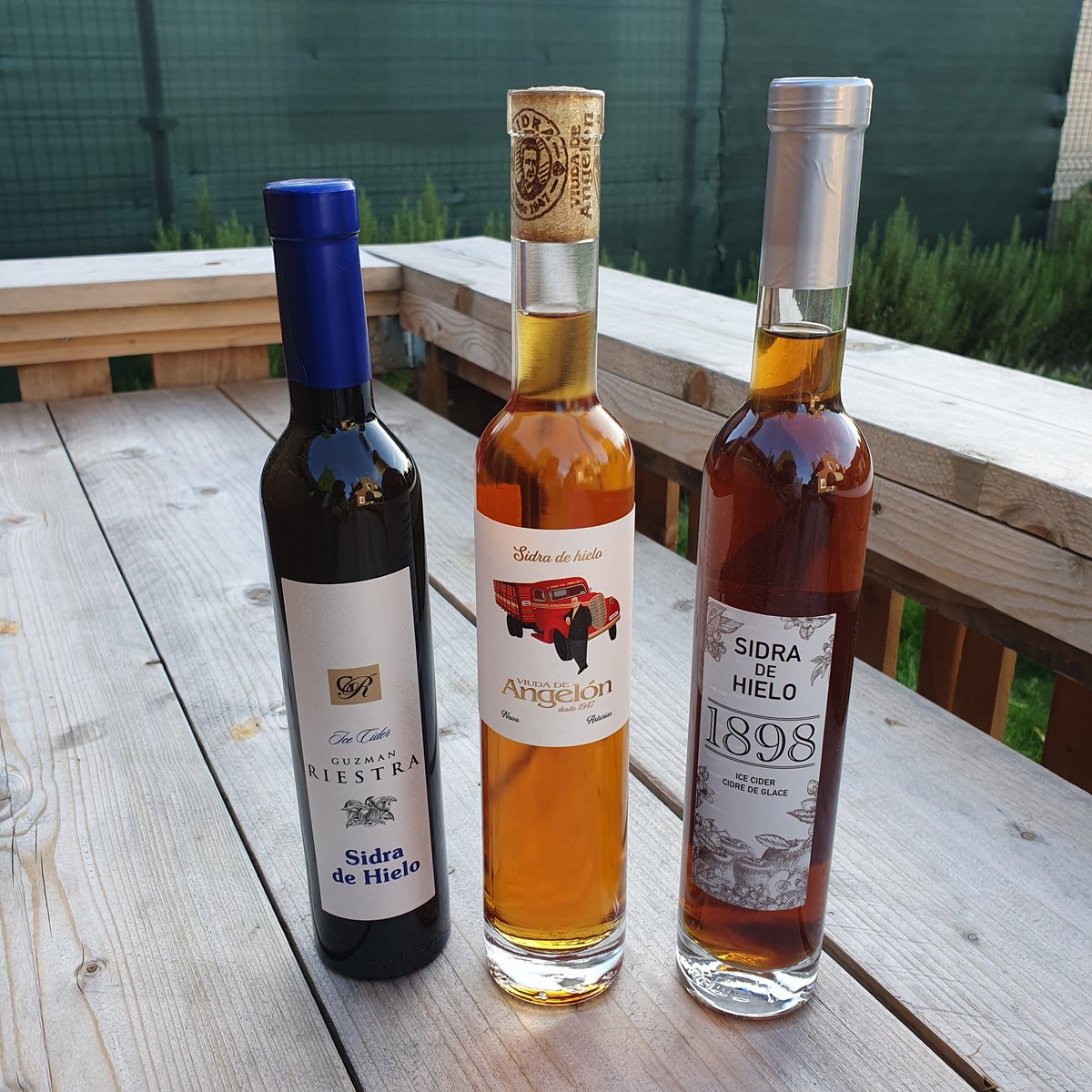 ciderwijnbier's tweet photo. Enkele van onze ice ciders. Echt de top off the Bill op cidergebied.
Online te bestellen
Proost
#cider #icecider #ijscider #cidergram #espaba #ciderrevolution #drinkcider #delicatessen #horeca #wijn #asturias #sidra #sidradeasturias #appelcider #cidre #natuurcider #aperitief https://t.co/lqwYeGGLBu