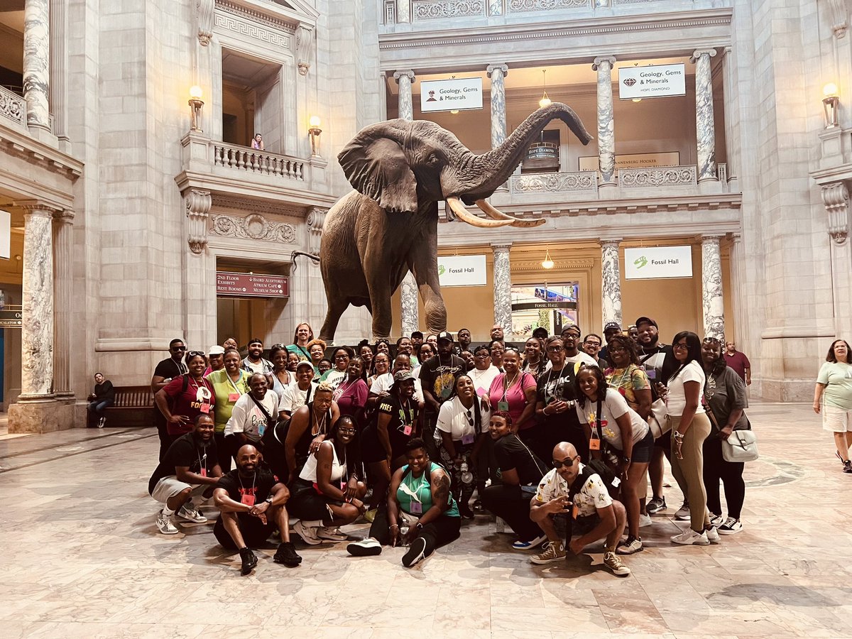 kedwardsNC's tweet photo. Today was another memory making moment as a leader. We created a scavenger hunt activity to tour 2 museums at the Smithsonian then ended the day breaking bread and touring the National African American Museum of History and Culture. 
Cheers to SY23-24. #innovativeleadership#SE_DC https://t.co/fHVRejjseV