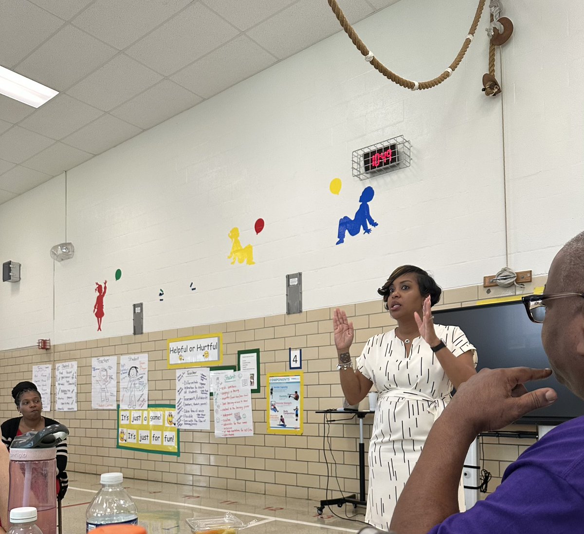 tunia_jackson's tweet photo. A great first day back @EdHeightsES!  Discussing our goals for ourselves and our students for this year. Reflecting on our idea of an ideal teacher and student. We are ready to connect, collaborate and create. @EHES_Principal @MsSingletonBCPS https://t.co/Yn1wNQwgln