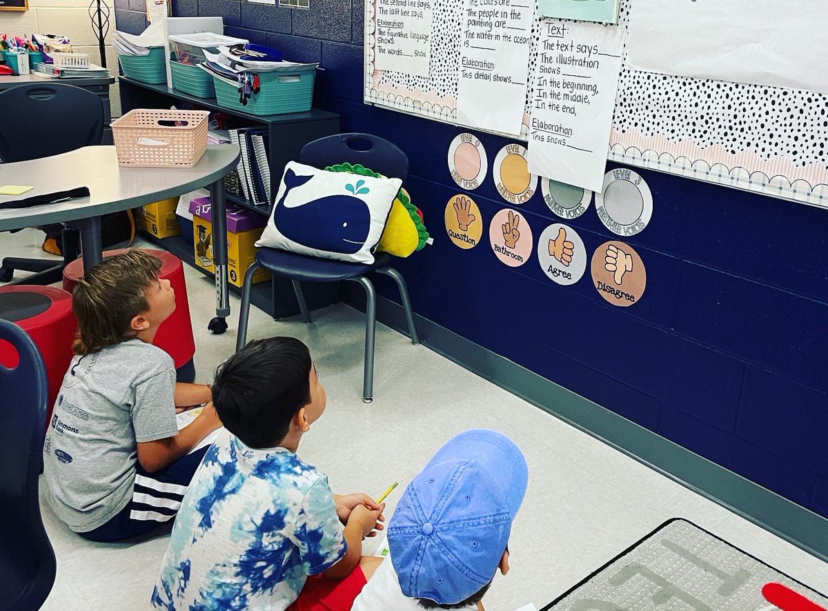 tinastarnes79's tweet photo. We are loving all things Module 1 in 3rd grade! Today my students used our writing focus wall to help them fill out their TEEEC organizer for our FQT#1! #LCEWolves #StarnesStars #WitandWisdom #SumnerAchieves 🐳🐳🐳 https://t.co/5gmKPDdcQH