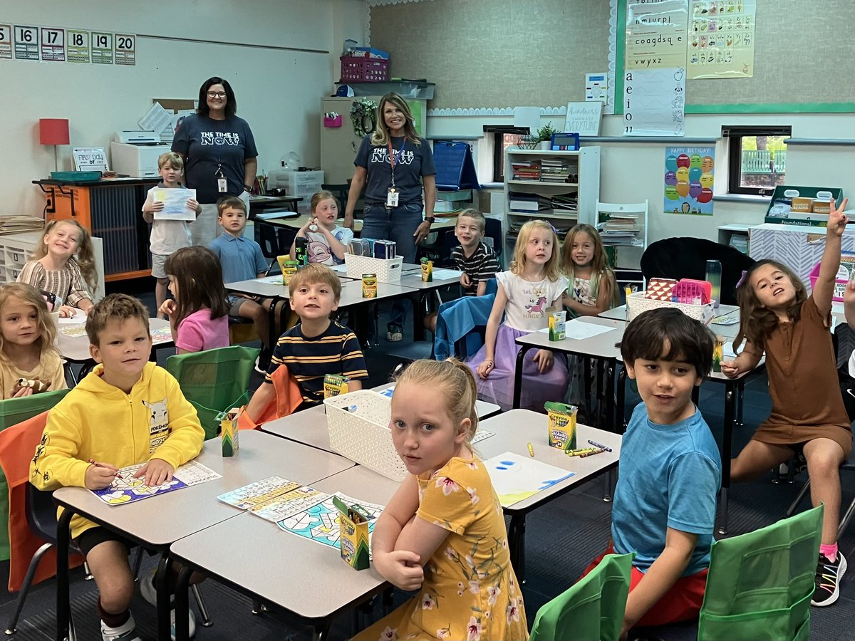 VPESPrincipal's tweet photo. We had a great day welcoming our students back! It was amazing how quickly everyone got back into the routines of school! So proud of our students and staff! #vpehawkway https://t.co/IYo3eAvziK