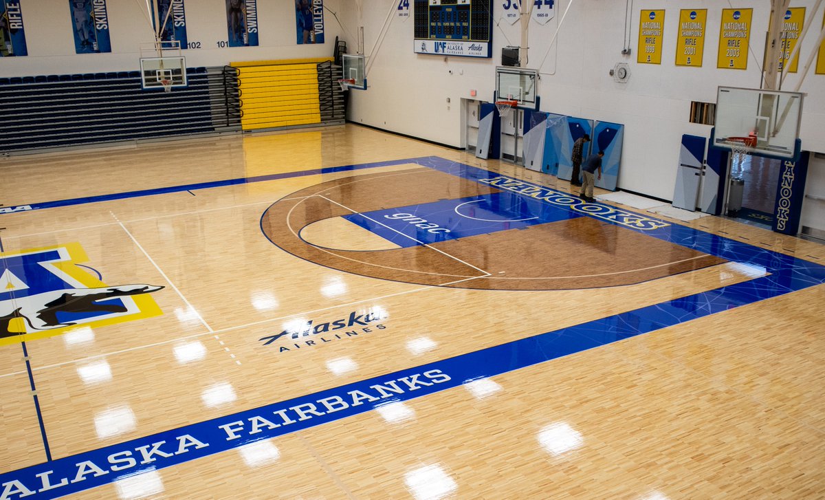 AlaskaNanooks's tweet photo. New court, same 'Nooks😎 https://t.co/WrY2aqTMeB