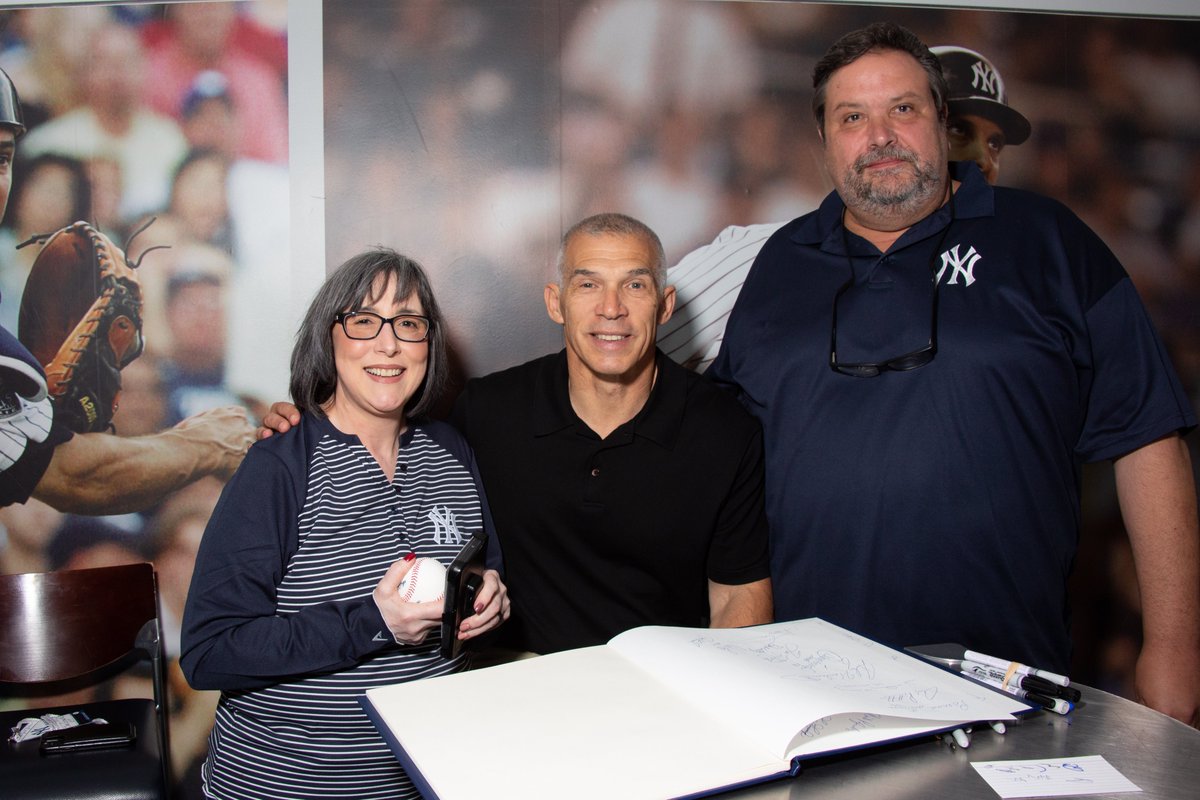 04RedVette's tweet image. Another incredible @MintPros event at the Stadium this weekend with Joe Girardi @ChickenMan3010 two first class gentlemen!