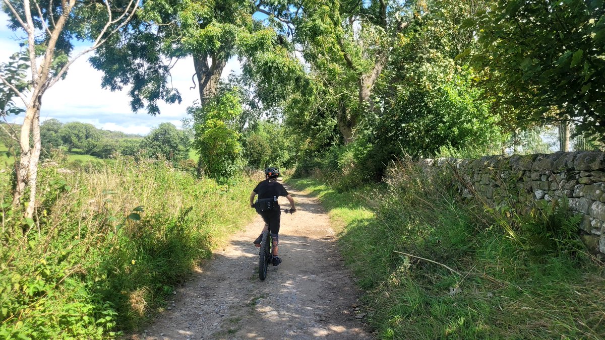 philantony77's tweet photo. Great ride in the White Peak around Bakewell, Conditions were perfect, sun & dry trails...π
#benicesayhi
@KoftheP https://t.co/t7RNVc9vQ6