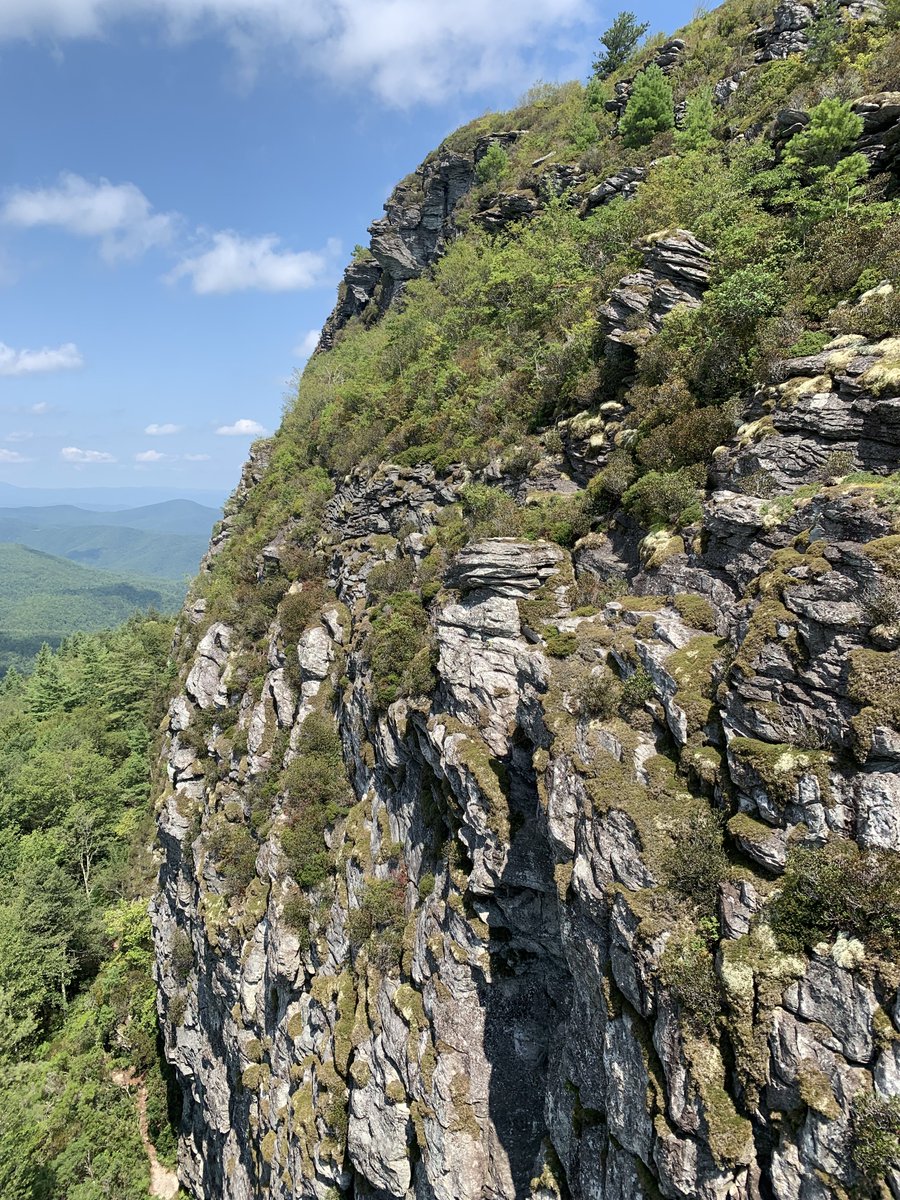 UnInHibbitted's tweet image. 35°53’25”N x 81°52’59”W | 
Table Rock (Linville Gorge) | 08/20/23 | 4.2 Miles | Elevation: 3,940 ft. | #TableRock #LinvilleGorge #PisgahNationalForest #NorthCarolina #Linville #Morganton #BlueRidge #BlueRidgeMountains