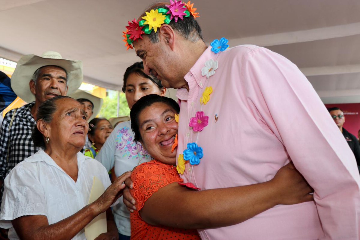 natycastrejonv's tweet photo. Iniciamos las #RutasDeLaTransformación de esta semana en #TepehuacánDeGuerrero en donde compartimos #ResultadosQueMejoranVidas a través de las acciones emprendidas por el gobierno que encabeza @juliomenchaca_ 

Para ofrecer una educación digna, humana y de excelencia, en este municipio se fortalecerá la infraestructura educativa de las escuelas primarias “Niños Héroes”, “Héroes de Chapultepec” y “Vicente Guerrero”, con una inversión de más de 6 millones de pesos en bienestar de la comunidad escolar. 

#PrimeroEIPueblo 
#PrimeroLaEducación #NatyCastrejón @SEPHidalgo