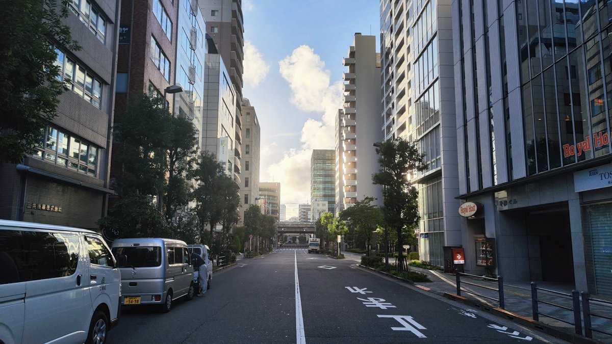 akatsuki_eleven's tweet photo. 午前6時　秋葉原 https://t.co/QxSnAjNw3d
