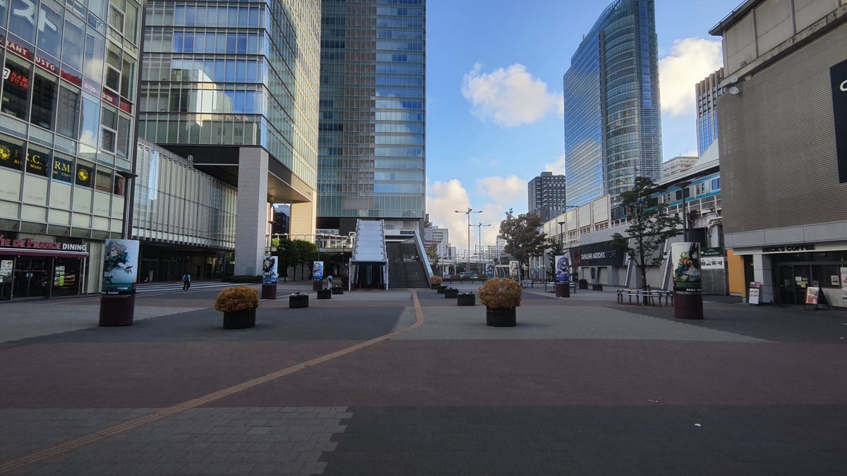 akatsuki_eleven's tweet photo. 午前6時　秋葉原 https://t.co/QxSnAjNw3d