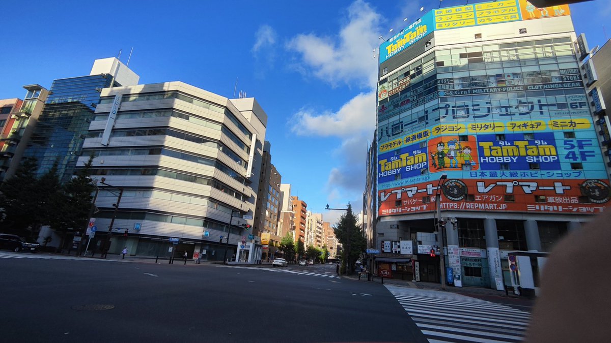akatsuki_eleven's tweet photo. 午前6時　秋葉原 https://t.co/QxSnAjNw3d