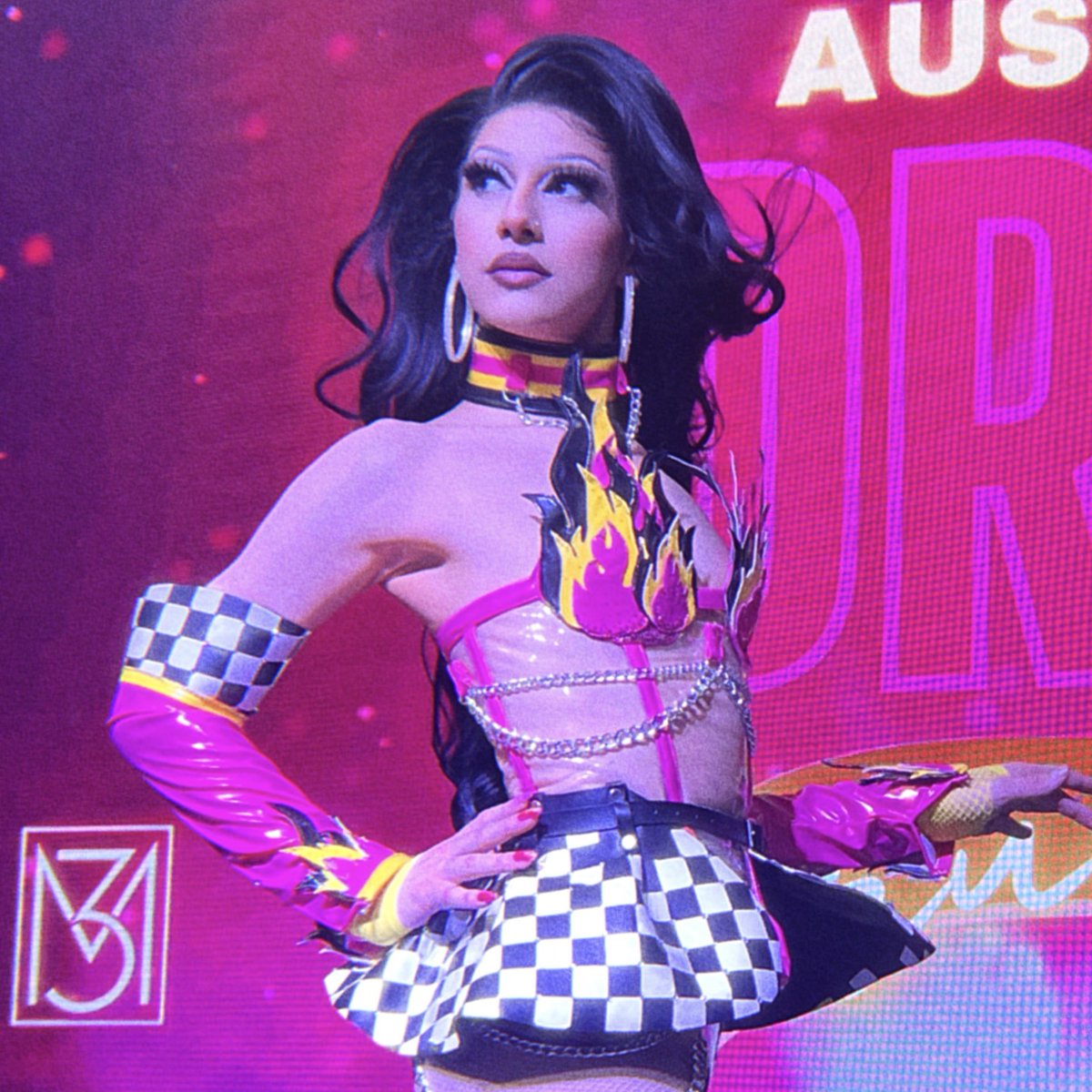 thatssoamethyst's tweet image. I can see them watchin' but I don't care this is a private party 🖤