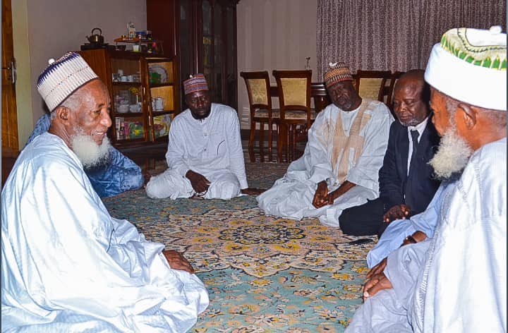 Earlier today, I paid a condolence visit to the family of Zaria’s renowned Islamic Cleric, Sheikh Muhammadu Dan Sakanau over the demise of his beloved son, Alh. Mahadi Sakanau who died yesterday in Abuja after a brief illness. I pray that Almighty Allah forgive his shortcomings…