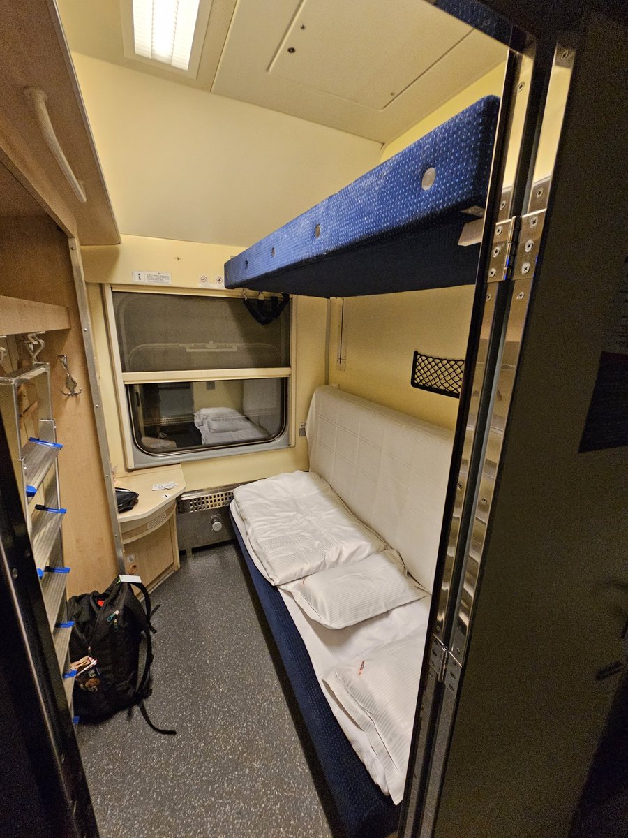DekyrCH's tweet photo. Now some impressions of the night and day 2
From old nighttrain over fast PKP Pendoline (witch needed to be changed because something was broken) back to old nighttrain for the next night.

#Railfox at #Poland travelling with @PKPIntercityPDP and @Interrail https://t.co/p3H14DaD8D