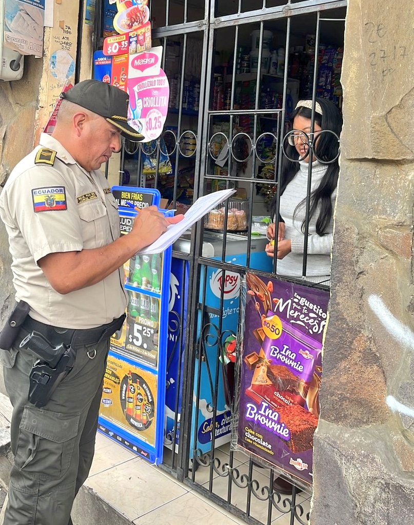 PoliciaEcZona9's tweet image. LA POLICÍA CONTIGO 🤝

En Los Chillos y Calderón #DMQ, realizamos patrullajes preventivos, activación del botón de seguridad y visitas periódicas a locales comerciales, a fin de garantizar la seguridad de la ciudadanía.

#PrevenciónSituacional
#SeguridadCiudadana