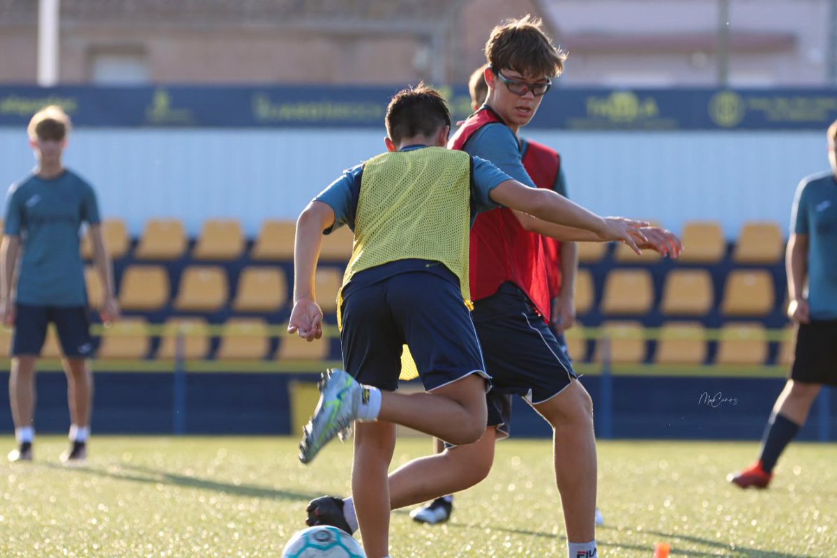 alqueriescf's tweet photo. 𝗣𝗿𝗲𝘁𝗲𝗺𝗽𝗼𝗿𝗮𝗱𝗮 |

 ¡𝘼𝙧𝙧𝙖𝙣𝙘𝙖𝙢𝙤𝙨! El Cadete A vuelve a los entrenamientos. ✅⚽💪🏼

¡Vamos Niño! 💙💛

#alqueriescf #somdelniño #unamaneradevivir https://t.co/nJcgKpIt1R