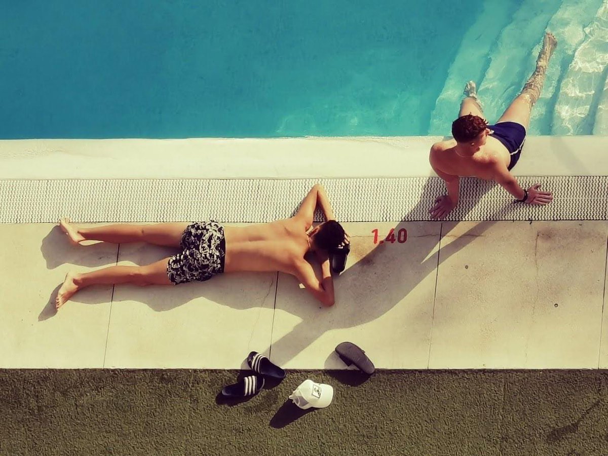 chapiniki's tweet photo. Summertime #summertime #summer #verano #veraneo #summer2023 #verano2023 #piscina #pool #pareja #couple #bañistas #relax #bathers #chill #chilling #aburrimiento #sopor #chillout #ocio #sleepness #boredom https://t.co/hvyb1Rs6Cn