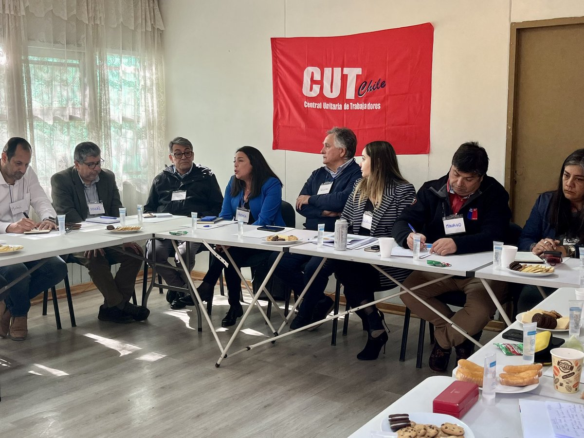 drtatacama's tweet photo. 📢El día de hoy se efectuó Consejo Tripartito Regional de Usuarios, en la sede de la Central Unitaria de Trabajadores de Copiapó. Promoviendo el trabajo decente y el Diálogo Social. #CTRU #atacama #DRT @DirecDelTrabajo @MintrabAtacama https://t.co/iDhs3cdaQK