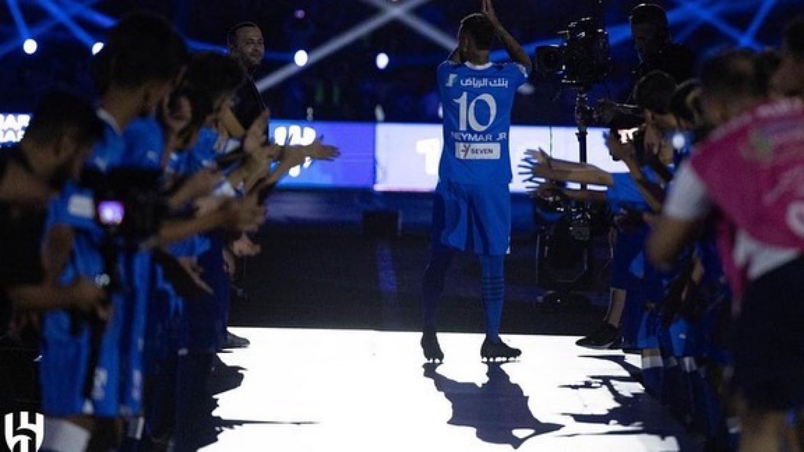 Dünyadaki en iyi ‘top sürücüler’ ve golcüler kimlerdir? Brezilyalılar. Onların futboluna futbol şiiri demek hiç yanlış olmaz..