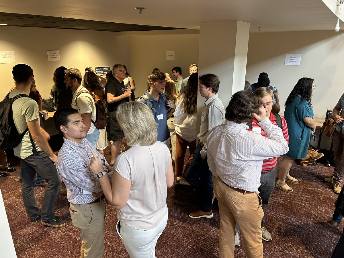 BeesonDivinity's tweet photo. What a great day of fellowship as we welcomed our newest class to Beeson Divinity School! #WhyBeeson https://t.co/ESNjbxCREZ
