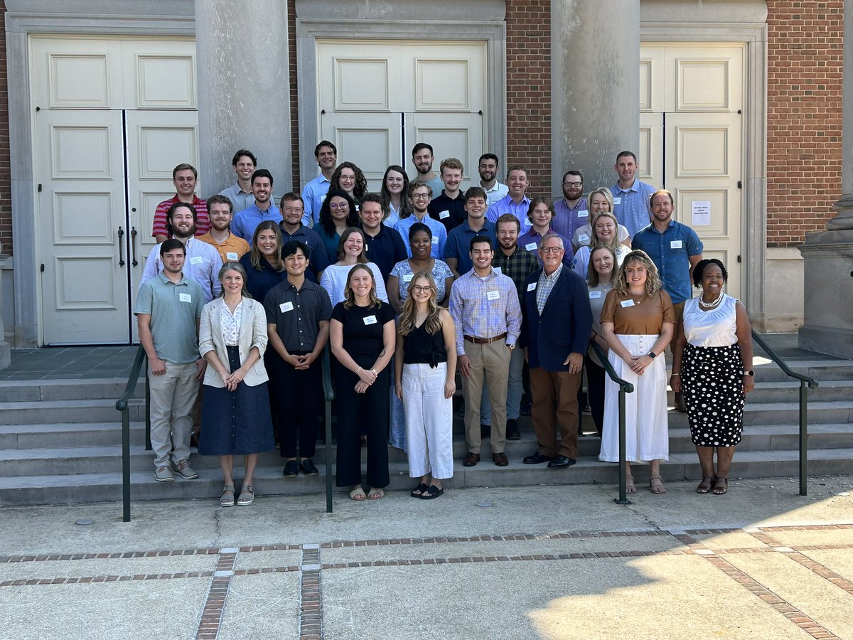 BeesonDivinity's tweet photo. What a great day of fellowship as we welcomed our newest class to Beeson Divinity School! #WhyBeeson https://t.co/ESNjbxCREZ