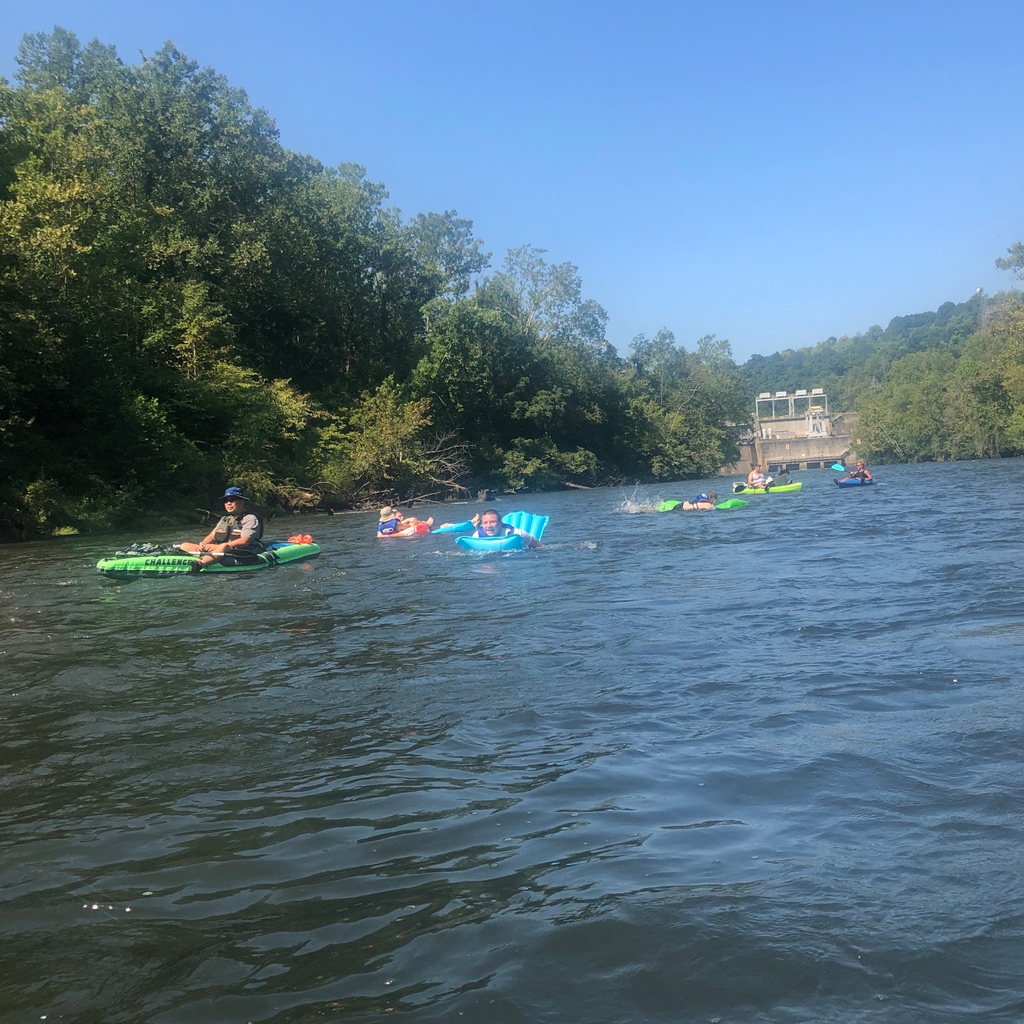 HargraveTigers's tweet photo. Nine Cross Country athletes rafted down the Staunton River as a preseason teambuilding activity — special thanks to Dr. Tung, who substituted for Coach Seldon.

#TigerPride #BeMoreFun https://t.co/36Bmqw8XRs
