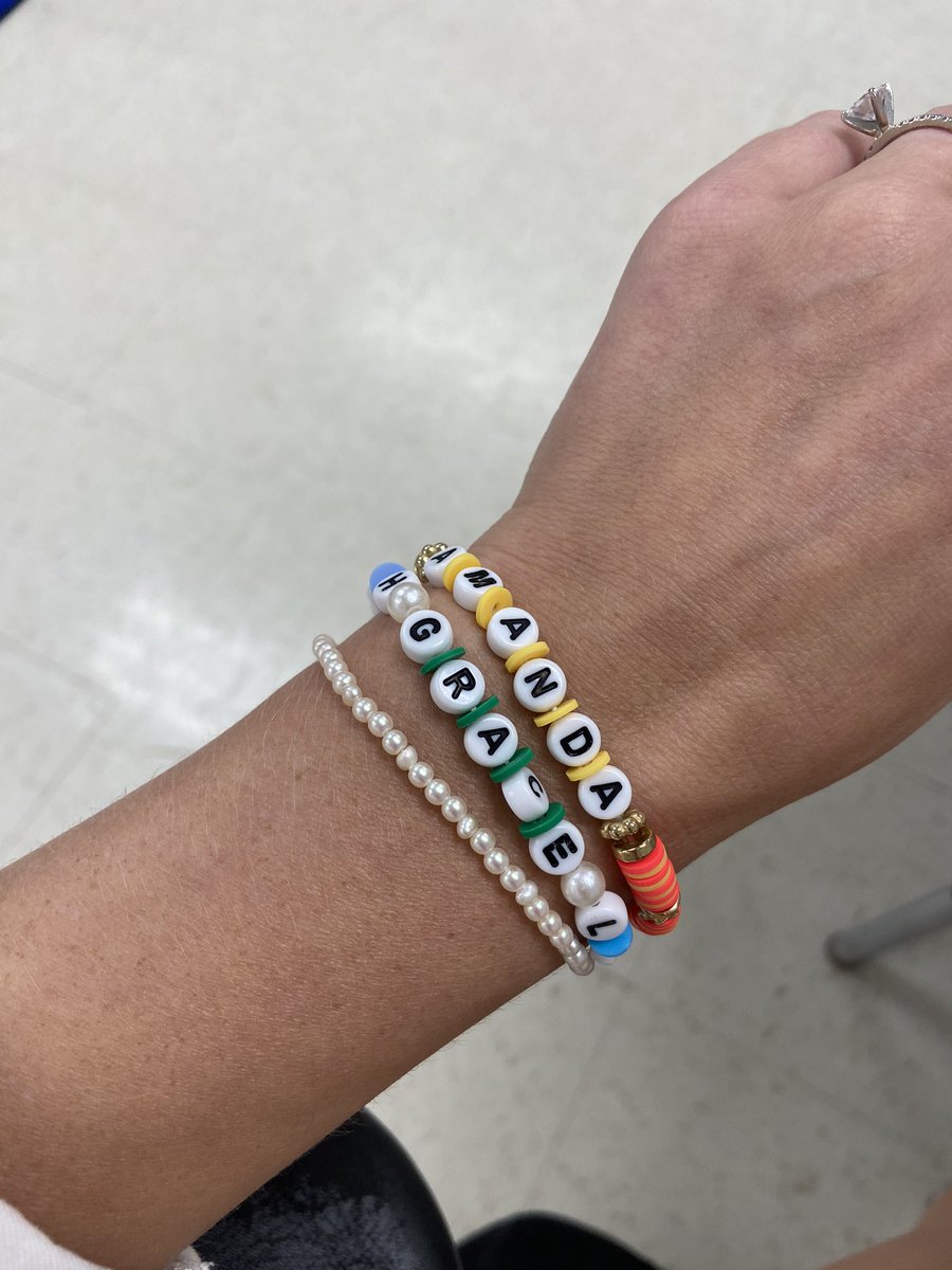 Mrs. Farrell ☻ tweet media