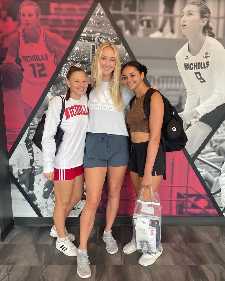 Nicholls_WBB's tweet photo. Happy First Day ❤️📚

#WeTheOnes #RunAsOne https://t.co/BjmAJss2n5