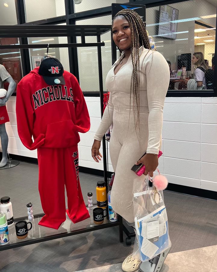 Nicholls_WBB's tweet photo. Happy First Day ❤️📚

#WeTheOnes #RunAsOne https://t.co/BjmAJss2n5