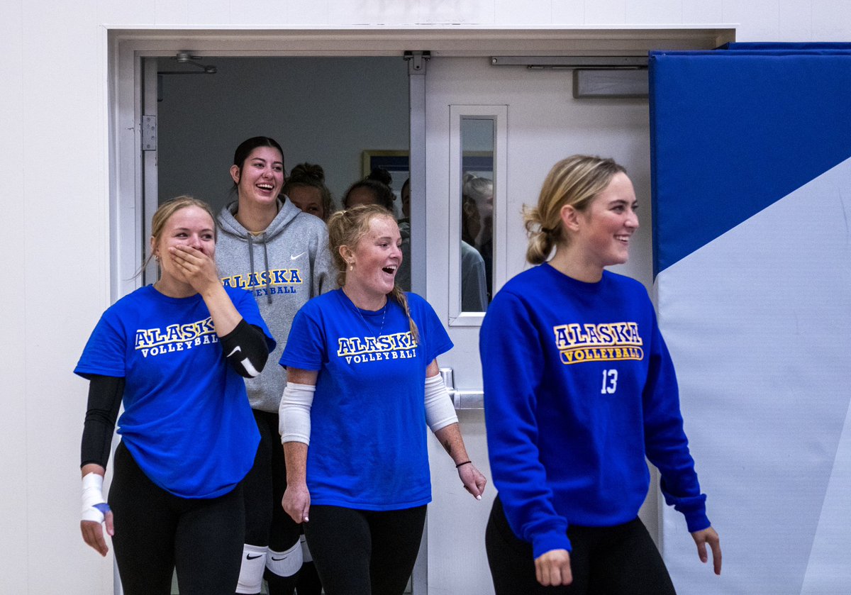 NanooksVB's tweet photo. Excitement is in the air🤩

The ‘Nooks returned to the Patty for their first practice on the new floor‼️ Thank you to all who made it possible - Nanook Nation is one of a kind🫶

#NanookNation x #RuleTheNorth https://t.co/dwDSTMieDa