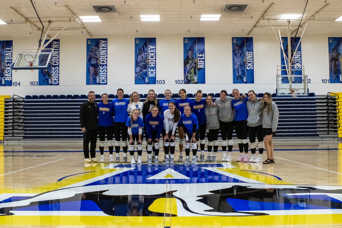 NanooksVB's tweet photo. Excitement is in the air🤩

The ‘Nooks returned to the Patty for their first practice on the new floor‼️ Thank you to all who made it possible - Nanook Nation is one of a kind🫶

#NanookNation x #RuleTheNorth https://t.co/dwDSTMieDa