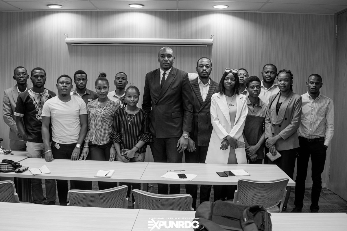 Jo_mitelezi's tweet photo. #Deuxieme_jour_De_Formation_des_candidats_du_concours_Expocut_2023

Les candidats présélectionnés pour le concours Expocut 2023, etaient en formation le 19 août 2023  de 9 H 00' à 14 H 30' à la Rawbank la Couronne à Kinshasa.

Rendez_vous_du_24_au_26_août_2023_au_Musée_National https://t.co/1Kxb5ldVlC