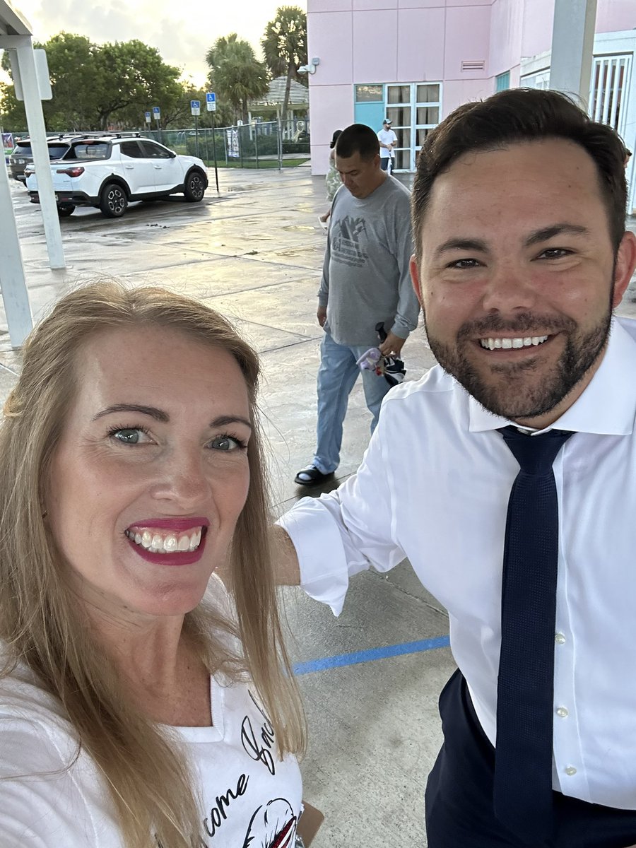 A great 1️⃣st day at Eagle Ridge Elementary School <a href="/SuptlicataP/">Peter B. Licata</a> <a href="/DirMWS/">Merideth Weiss-Schnur</a> <a href="/DanDaley/">Dan Daley</a> #bcpsproud