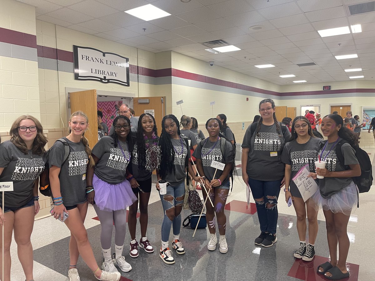 GoTDKnights's tweet photo. What an AWESOME first day back in The Castle!  HUGE thanks to our Knight Mentors for making the Class of 2027 feel right at home!  Thanks to KNIGHTMARE for a great pep rally!  Looking forward to the return of our entire student body tomorrow!  GO Knights! https://t.co/WoQLbJIWCp