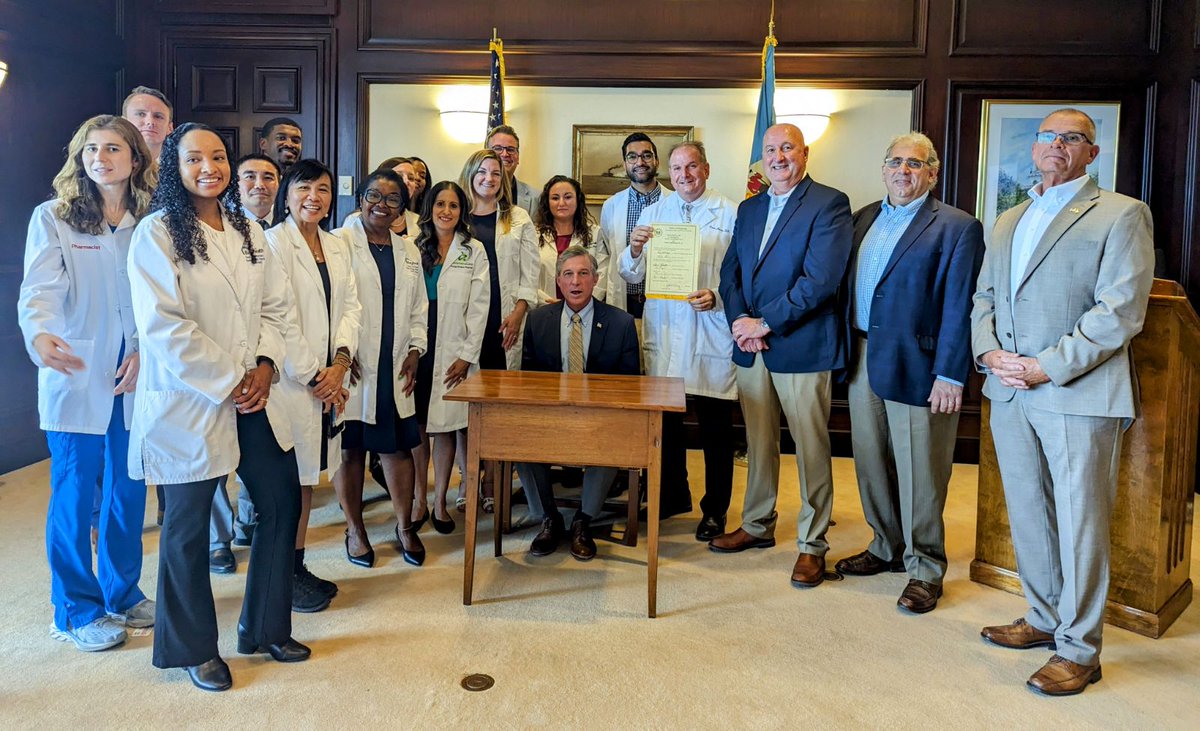 🎉 Big News! Congratulations to the Delaware Pharmacists Society for their efforts in advocating for SB165. This  legislation will expand pharmacist scope, improving healthcare access for all. Thanks to <a href="/JohnCarneyDE/">Mayor John Carney</a> &amp; kudos to everyone involved! 👏 #ForPharmacy #PharmacyAdvocacy