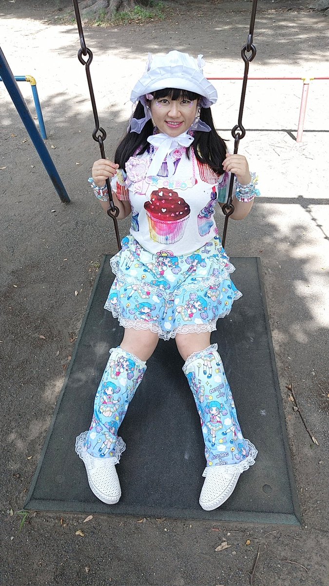 maisondemaimai's tweet photo. 公園ポートレート①お洋服 #ACDCRAG 帽子 #nileperch ネックレス #6ぱー ブレスレット 自作 #ハンドメイド #原宿ファッション #サブカルチャー #被写体 #キリトリセカイ #写真で伝えたい私の世界 #撮影モデル #カメラマンさんと繋がりたい #デコラ #decola #デコラファッション #kawaii #model https://t.co/e3zNmaCEAh