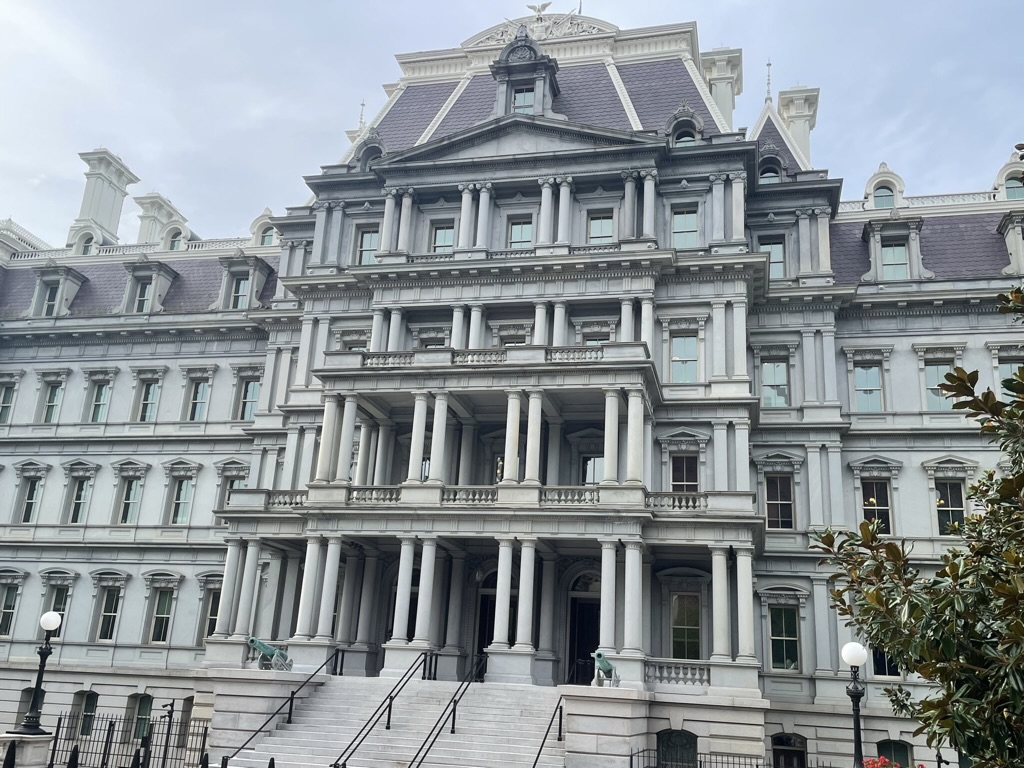 Kyle Meng (@kyle_c_meng) on Twitter photo Today, I started as Senior Economist at the @WhiteHouseCEA working on climate, energy, and environmental policies. I am proud and grateful of this opportunity to serve my country (and a bit awed by it). Thanks to <a href="/BrenUCSB/">UCSB Bren School</a> <a href="/EconomicsUcsb/">UCSB Economics</a> <a href="/emLabUCSB/">emLab UC Santa Barbara</a> colleagues for their support. Today, I started as Senior Economist at the @WhiteHouseCEA working on climate, energy, and environmental policies. I am proud and grateful of this opportunity to serve my country (and a bit awed by it). Thanks to <a href="/BrenUCSB/">UCSB Bren School</a> <a href="/EconomicsUcsb/">UCSB Economics</a> <a href="/emLabUCSB/">emLab UC Santa Barbara</a> colleagues for their support.