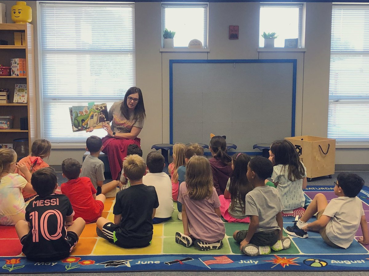 My first read aloud with some firsty friends! Don’t bring dragon behaviors to the library. 🐉 #bennettlc <a href="/BennettBears/">Bennett Bears</a> #WeAreMcKinney